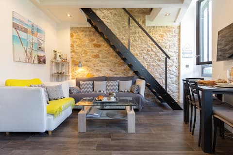 Top Airbnb: Modern appartement in the heart of Antibes in Antibes