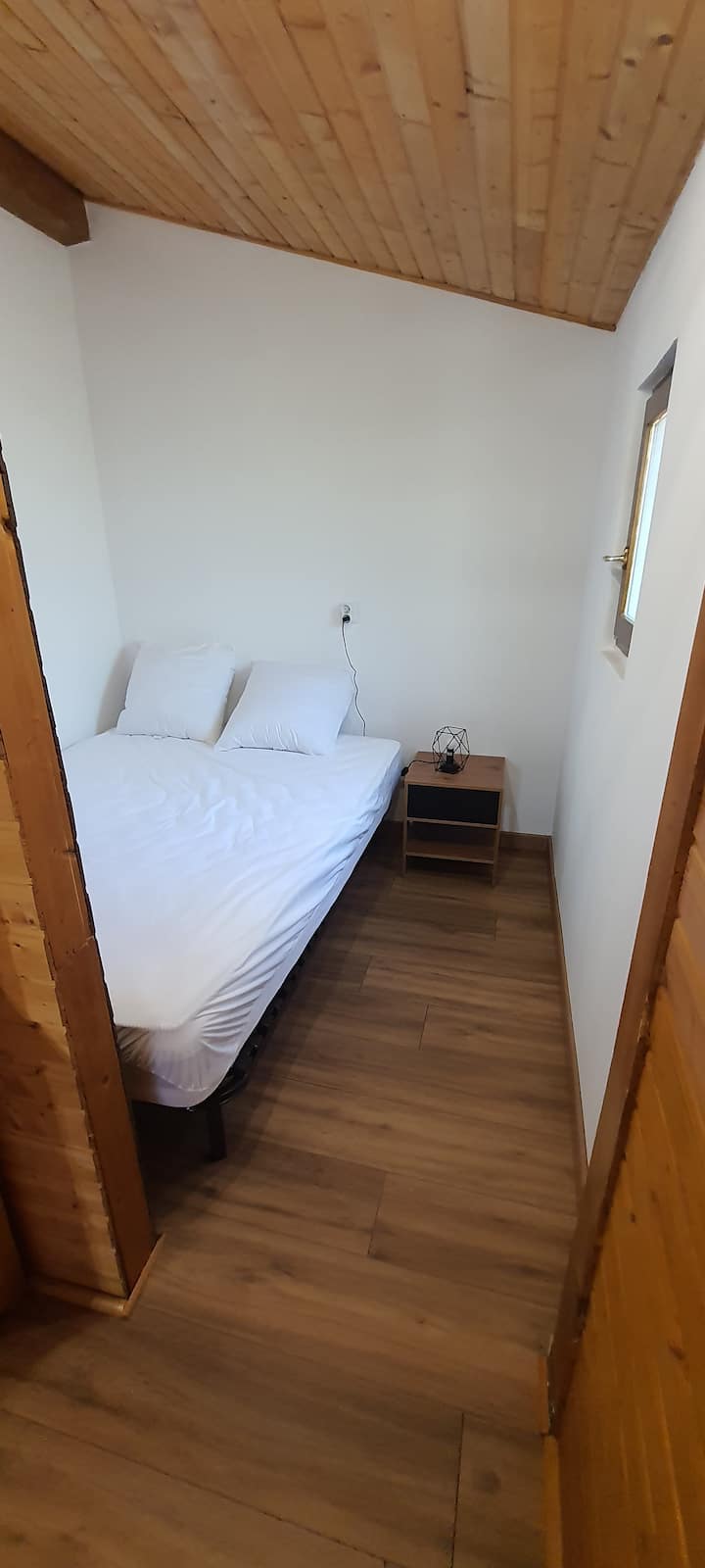 Izba s posteľou 140 x 190