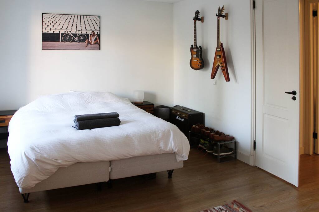 Bed room 1