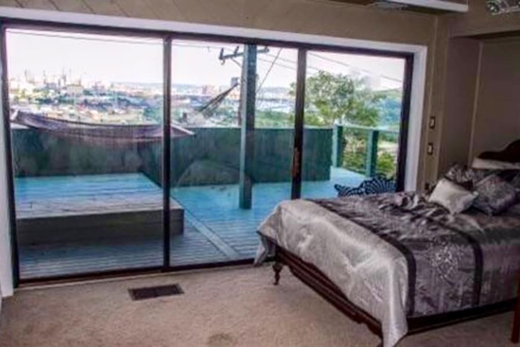 Guest bedroom, full size bed.