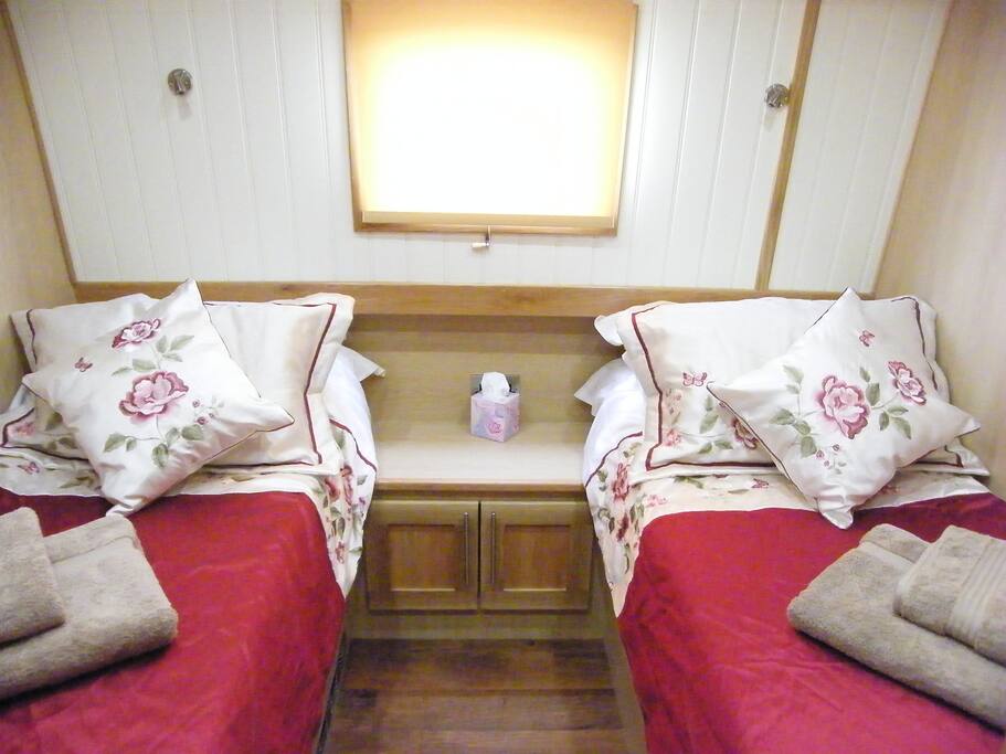 The twin bedded guestroom with en-suite.