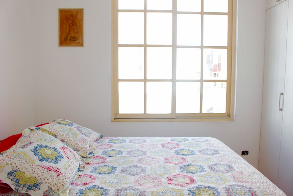 Full bed