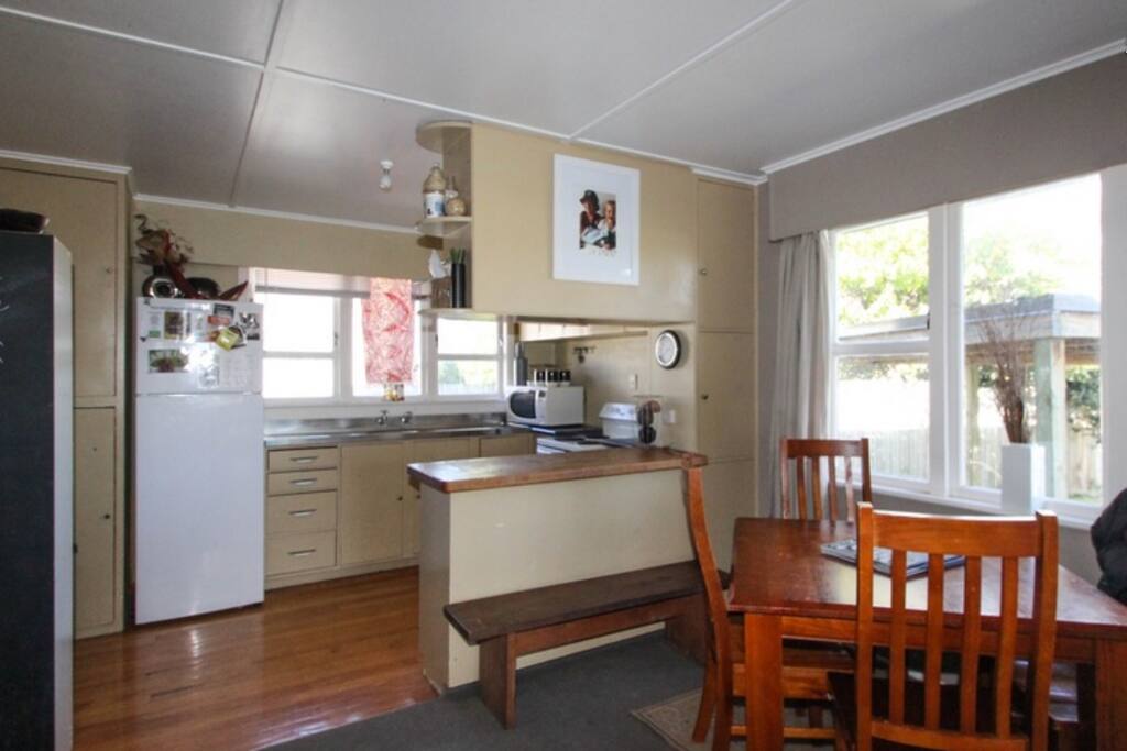 Kitchen an dinning room