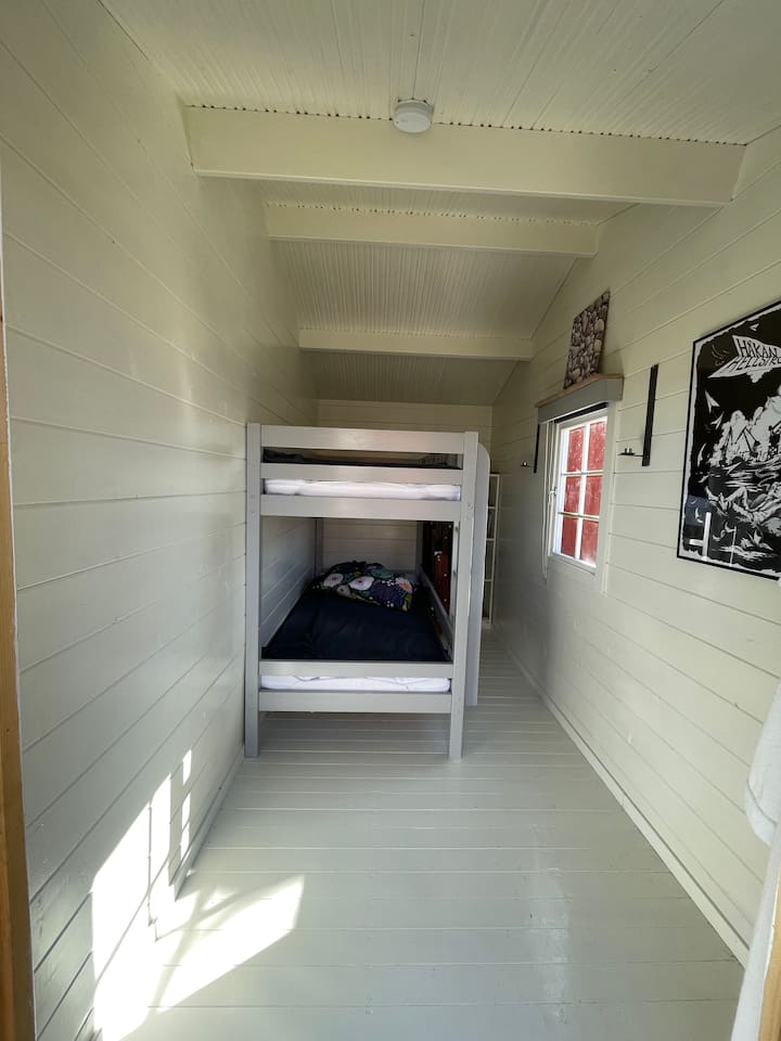 Гостинска куќа со кревет на спрат