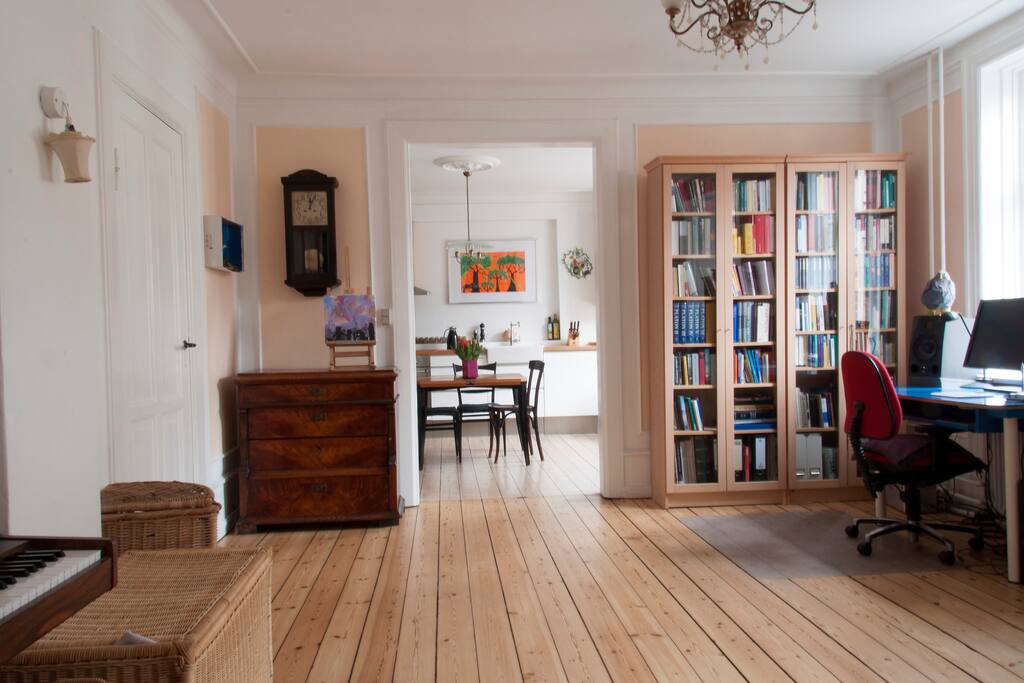 Living room --> kitchen