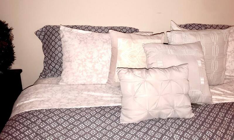 BedRoom W/ PrivateBath in Pentagon City near metro