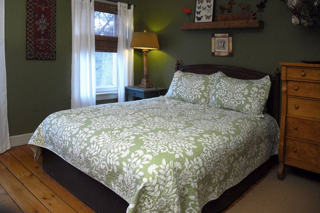Queen size comfy bed