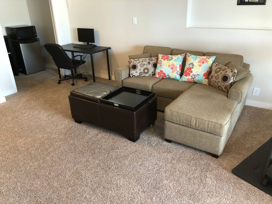 Ample space to relax (500 sq. ft.)