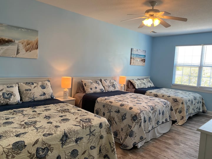 เตียงควีนไซส์ 3 หลัง