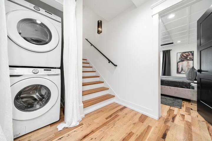 City Hideaway with Stunning Rooftop Escape #3 gallery image 3