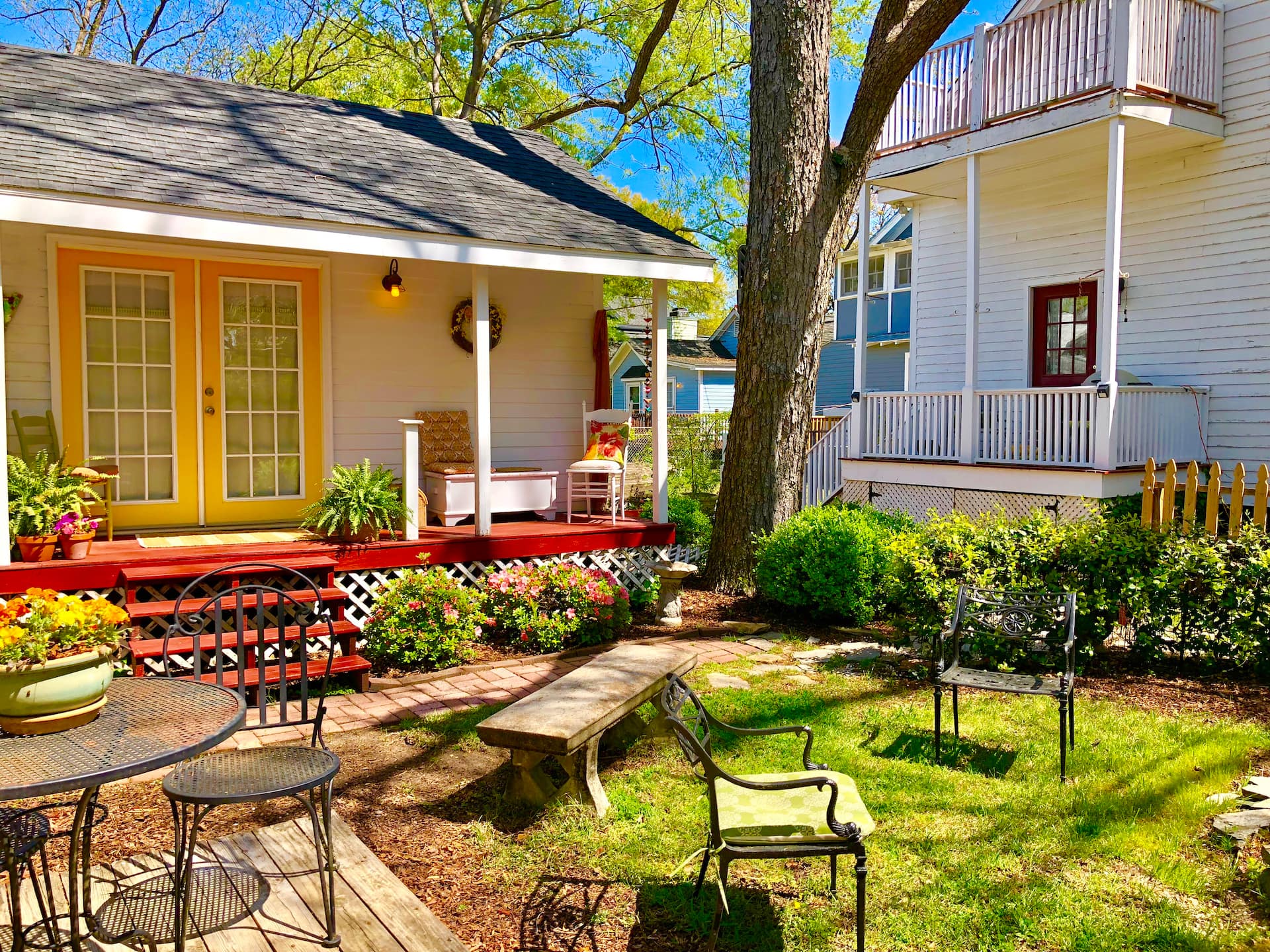Lizzi & Scott’sTiny Guest House secluded USC-Vista