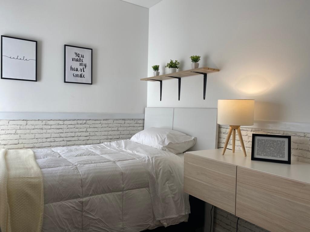 Druga  spavaća soba  s  dva odvojena  kreveta i jednim za 5. gosta