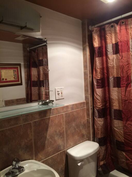 Private bath with tub