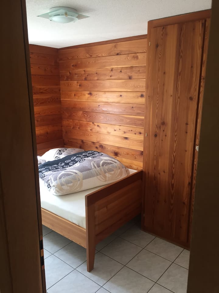 الغرفة رقم 3 بسرير 140 سم