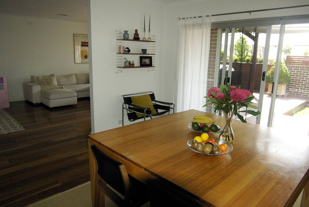 Dining area seating 8