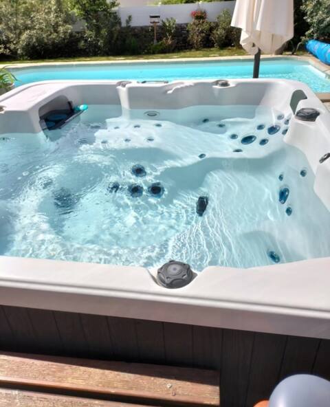 Wonderful house South France swimming pool jacuzzi