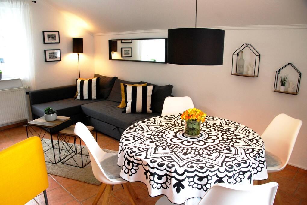 offenes, modernes Wohn- & Esszimmer