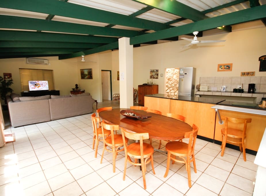 Kitchen - fully equipped.