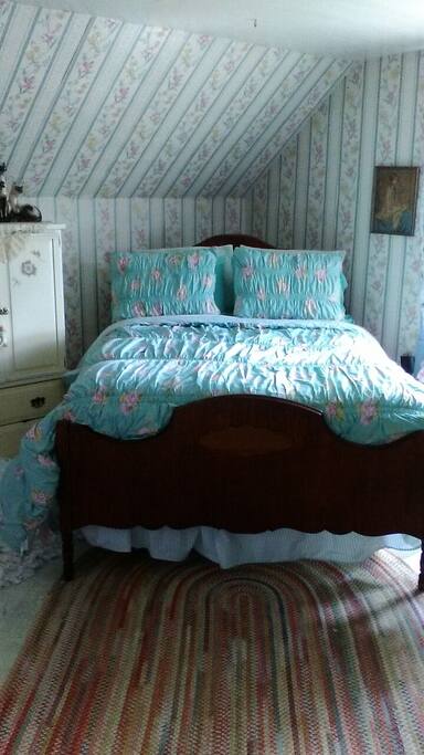 Nice and comfy bed. Special pillows for your comfort