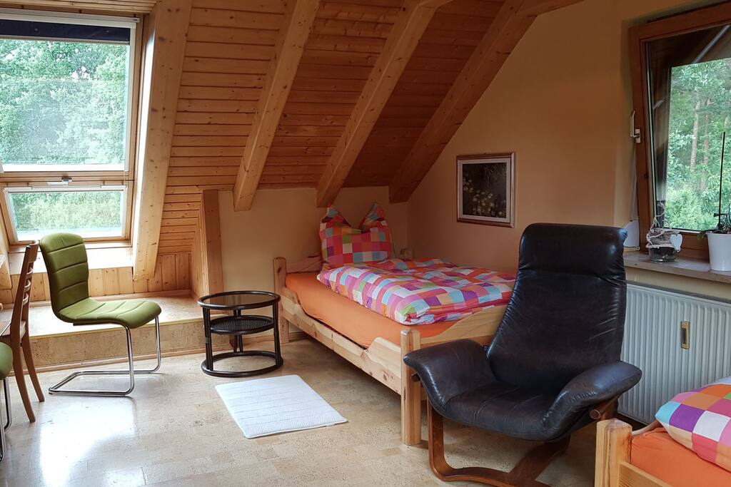 Schlafzimmer Bett 1
