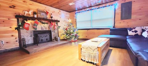 Fully renovated cabin in the heart of Irons