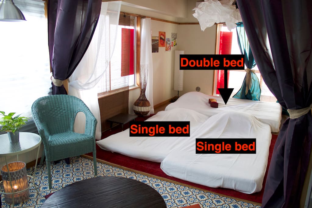 1 double bed (for 2 people)
2 single beds
4 people available