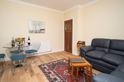 Successful Airbnb property: 3 Bedroom Apartment by the Sea - near sandy beach in Seaton Valley
