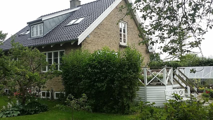 Double room on 1st floor in villa in Roskilde