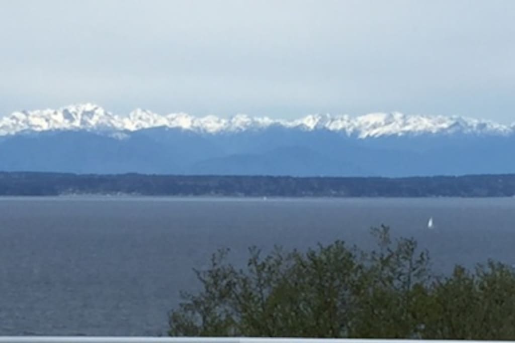 SEE THE OLYMPIC MOUNTAINS!