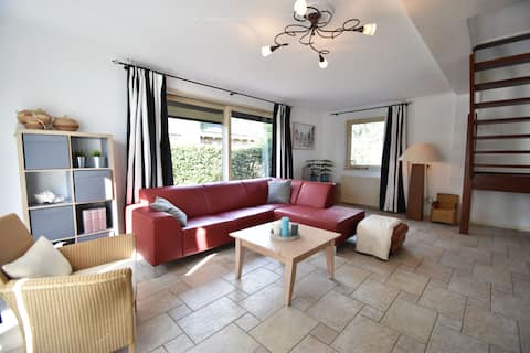 Top performing Airbnb: Villa in Bruinisse near Grevelingenmeer in Wijk 05 Bruinisse