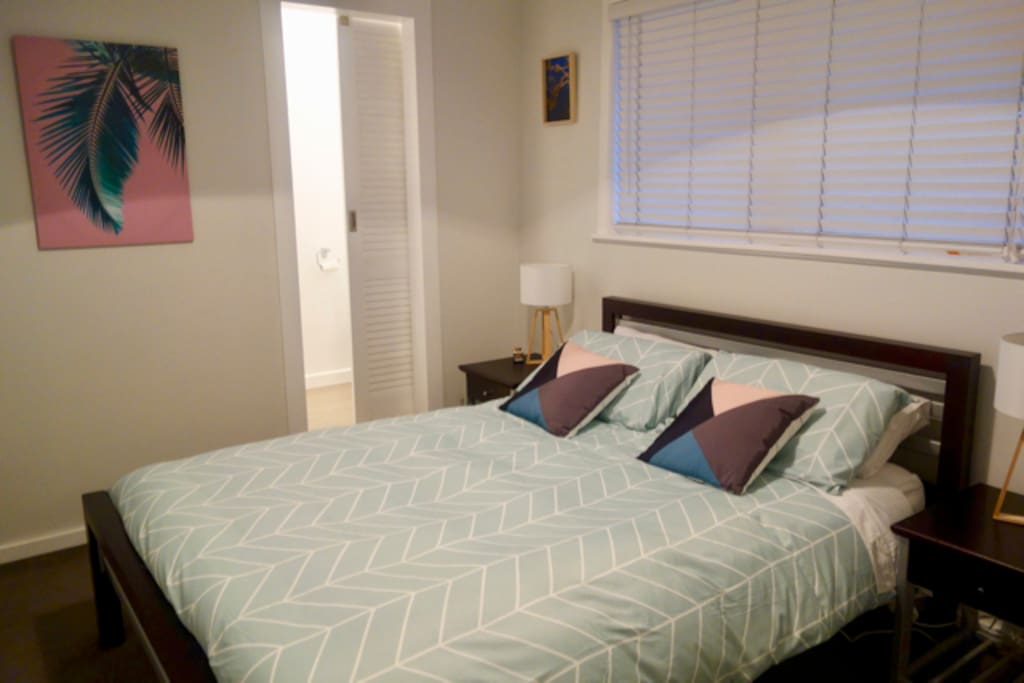 Guest bedroom