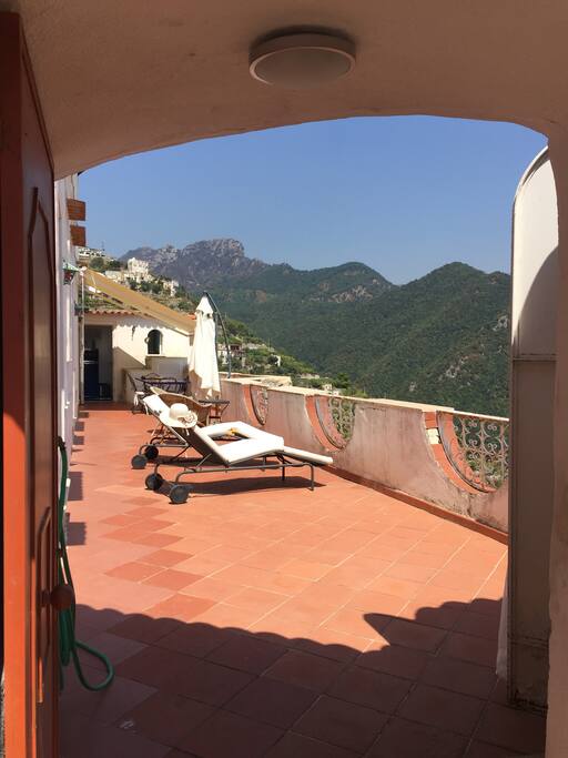 Vista dalla porta d'ingresso