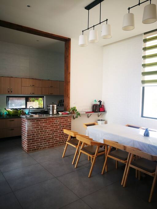厨房灶台灶具及餐厅