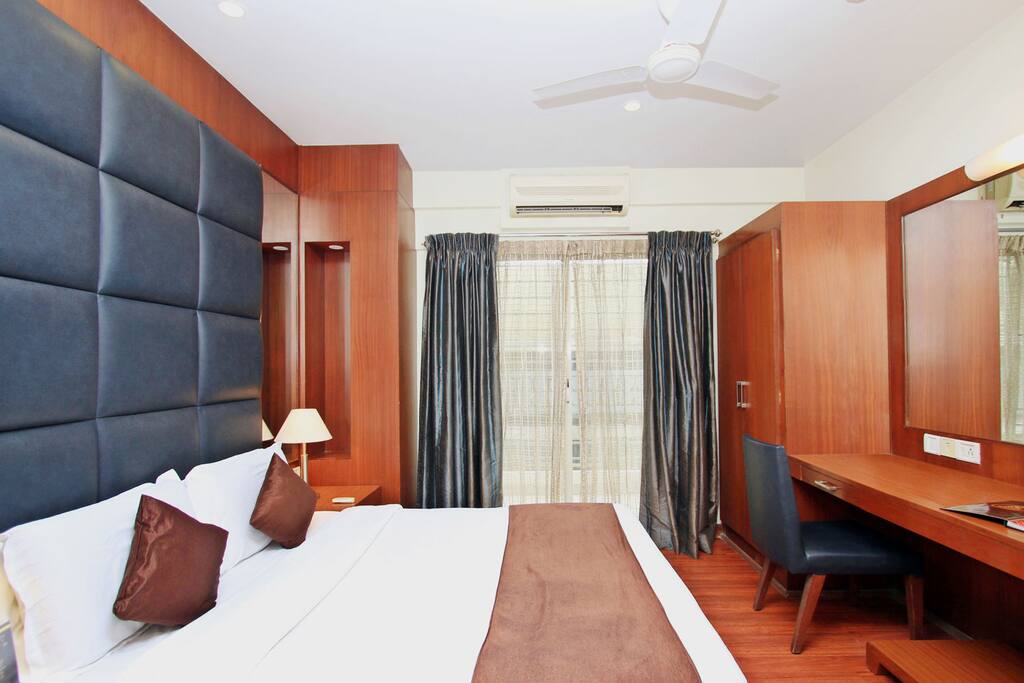 Queen bed in 2 bhk