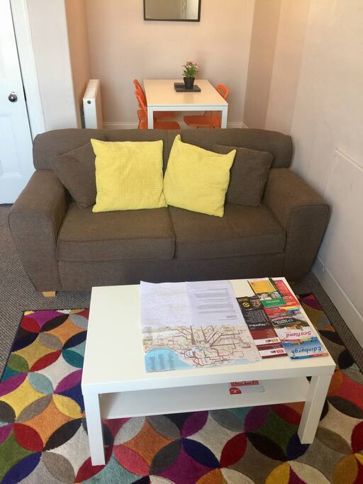 Welcome letter with lots of useful information, a map of the city, bus timetables and tourist information leaflets.