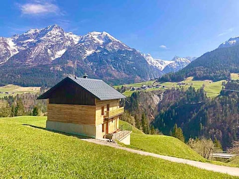 Alpská chata s nádherným výhľadom
