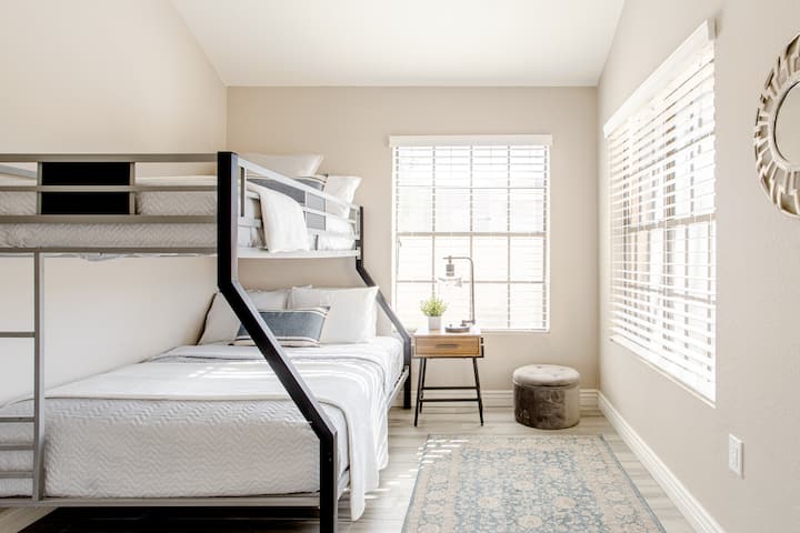 Down stairs 3rd bedroom