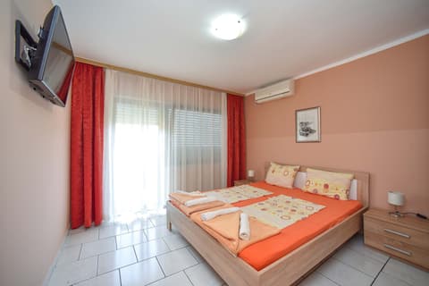 Popular Airbnb listing: Guesthouse Calenic, cozy room, great location in Brežine
