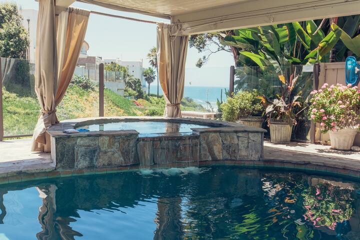 Surf and Sand Family Beach House! gallery image 5