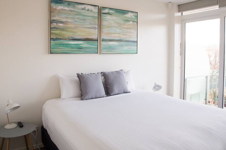 Luxurious 3-bedroom apartment gallery image 2