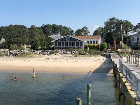 Stunning Beachfront Cottage on the Chesapeake