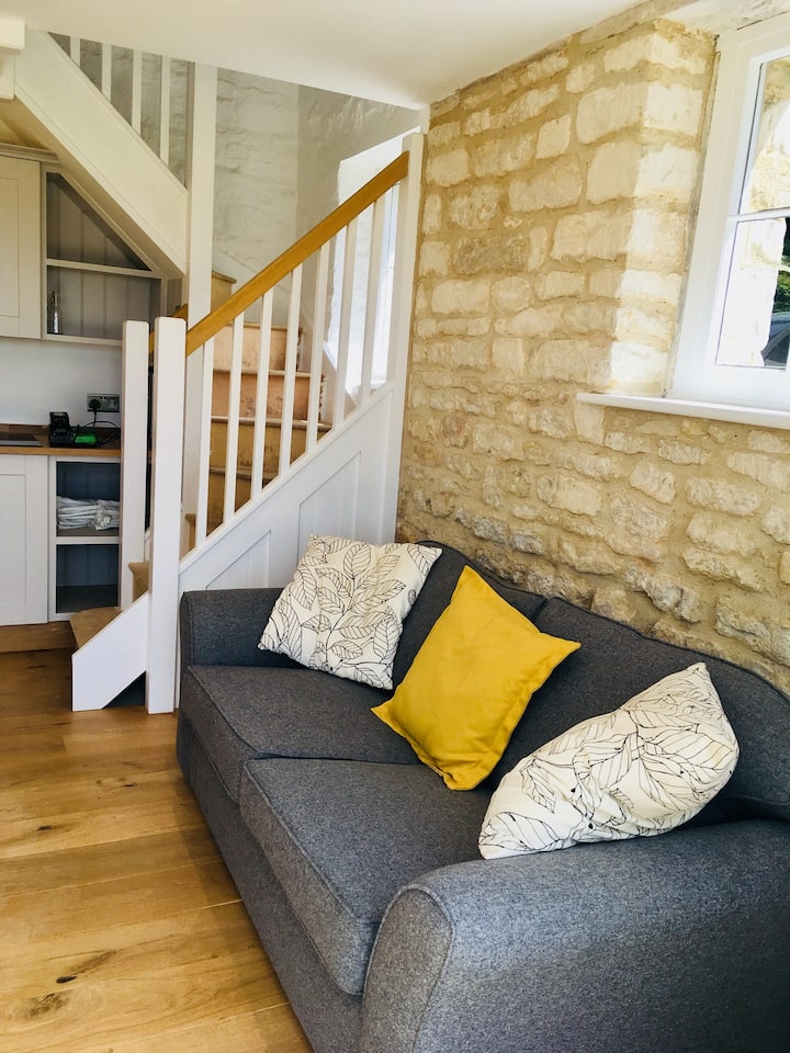 Little Knapp On The Cotswold Way - Cotswolds