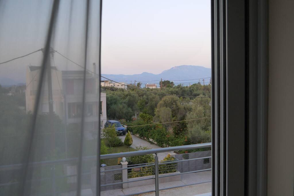 Θέα από το υπνοδωμάτιο