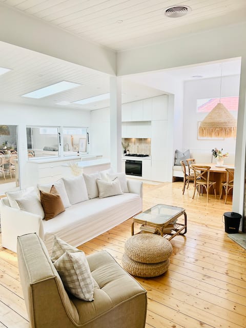 Thunder St Cottage. Light Bright Home
