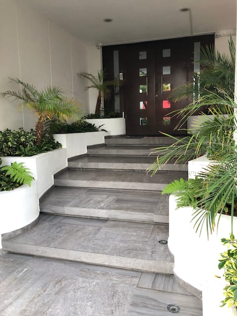 Top Airbnb: New and modern apartment with excellent view!! in Tlalnepantla