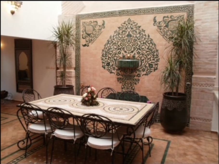 Salle à manger, Fontaine