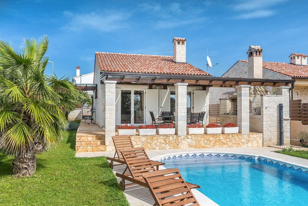 Terrace with swimming pool