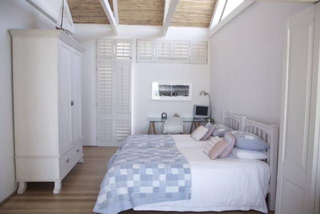 Bedroom
( children's room)