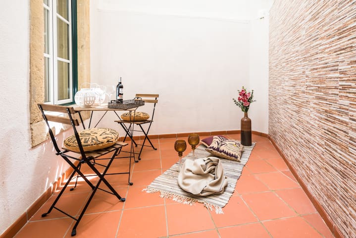 Casa Branca Patio, near the castle 10383/AL