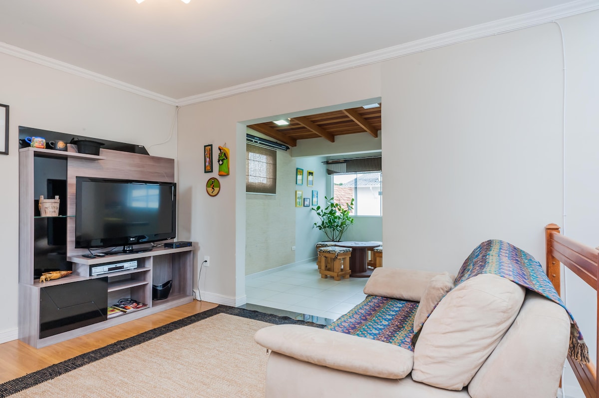 Imóvel de sucesso: SUPERHOST : Amazing Home em Bacacheri